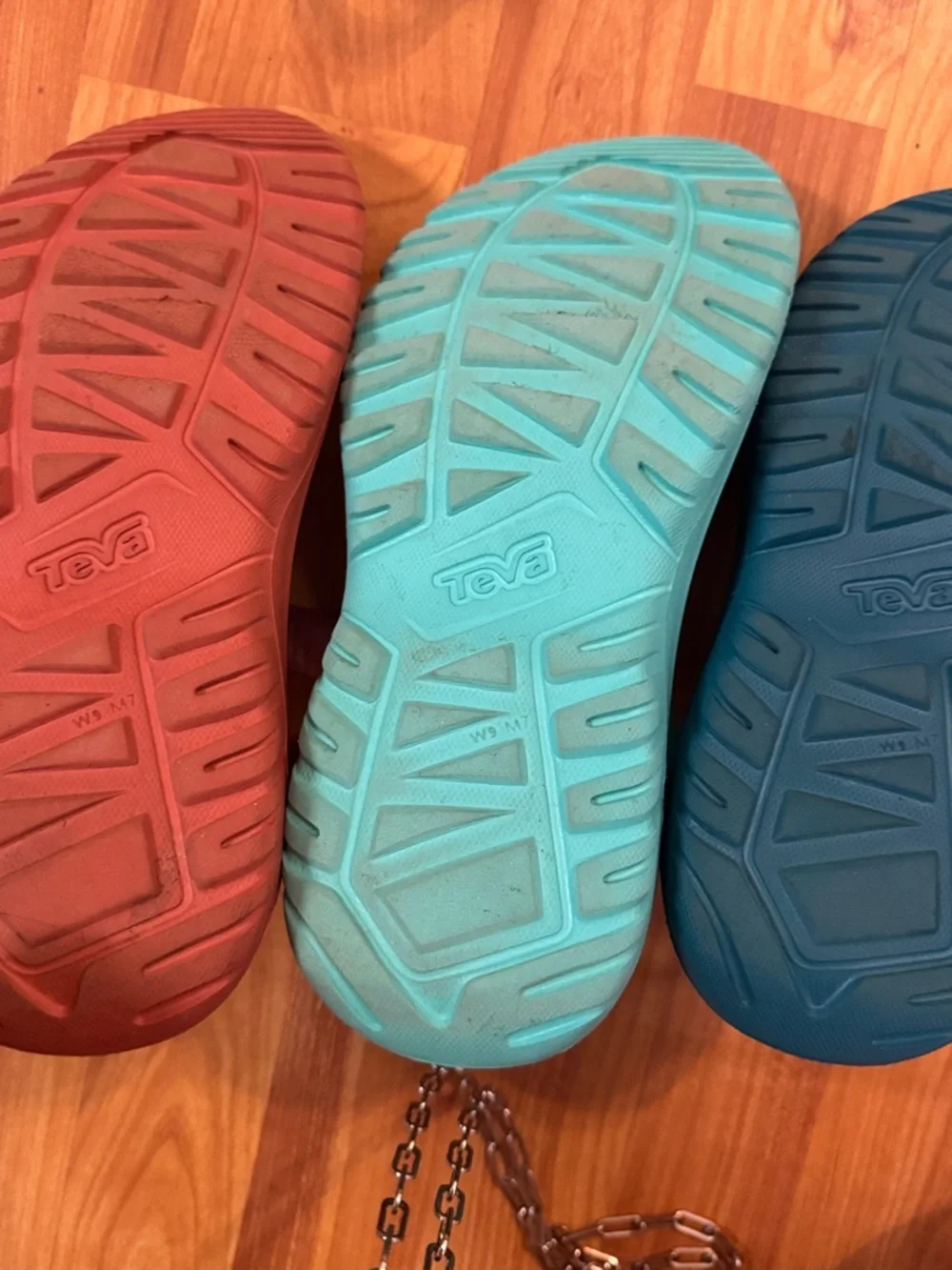 TEVA HURRICANE DRIFT SANDAL EUC WOMEN’S 9 BUNDLE OF 3 PAIR - Picture 7 of 7